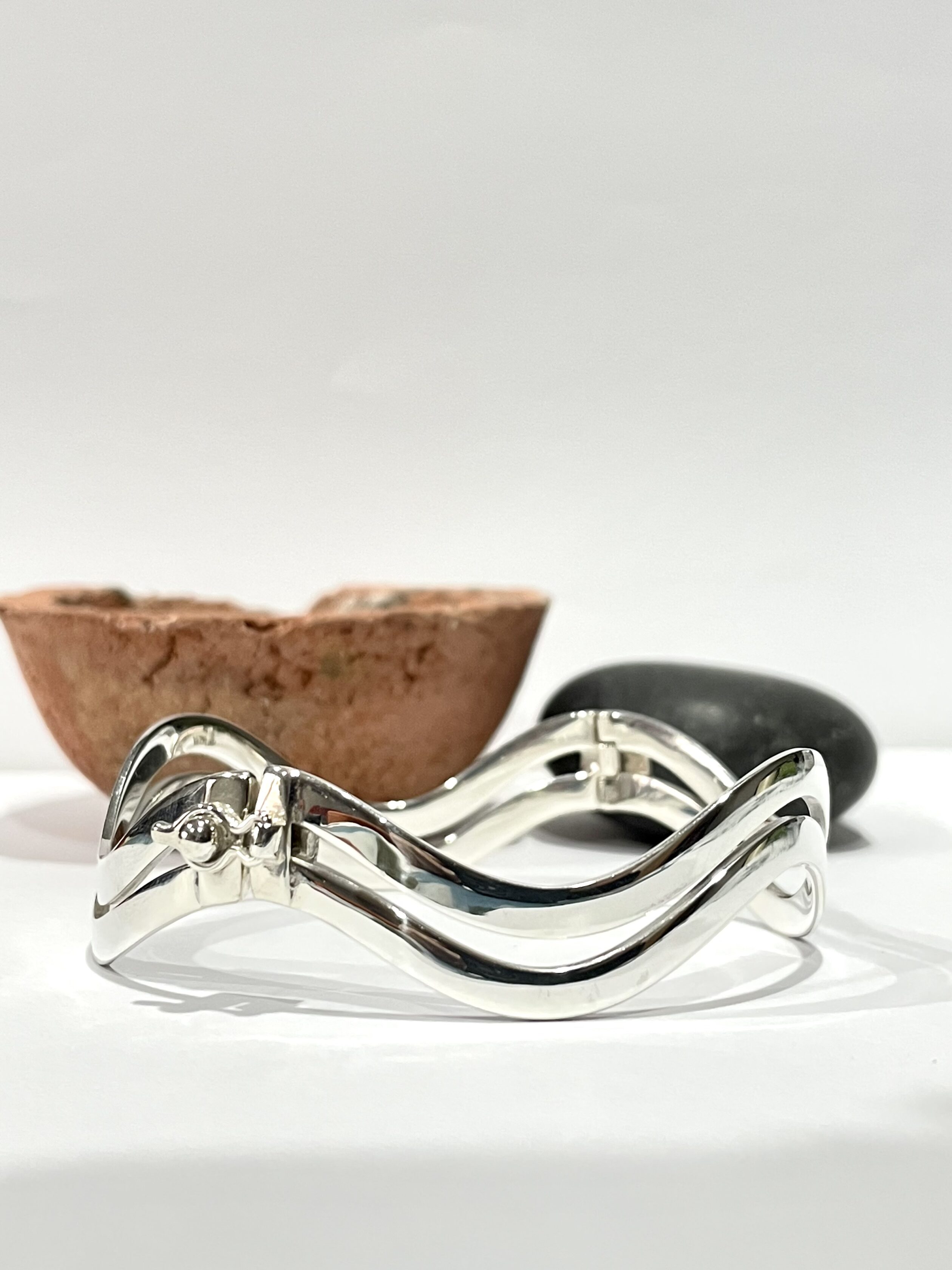 00499_1 Brazalete Q´enco Liso Doble Onda